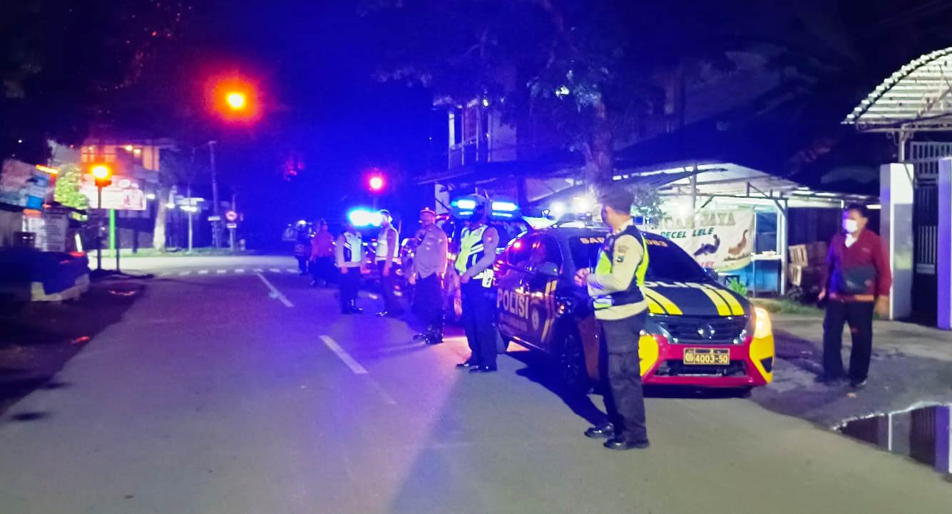 Polsek Nganjuk Kota Lakukan Patroli Blue Light, Wujud Keseriusan Polri Jamin Kamtibmas Yang Kondusif