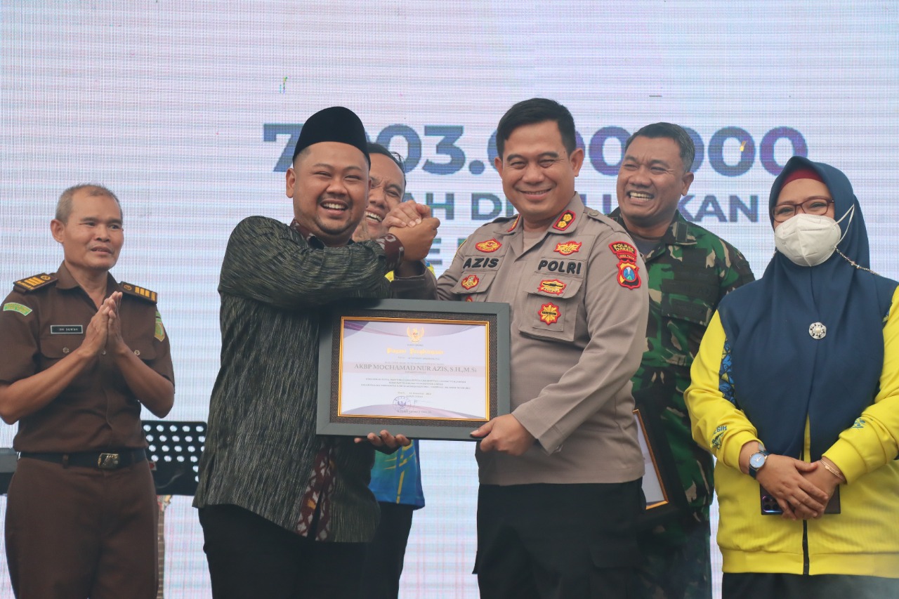 Ikut Berkontribusi dalam Porprov 2023, Kapolres Gresik Diganjar Penghargaan