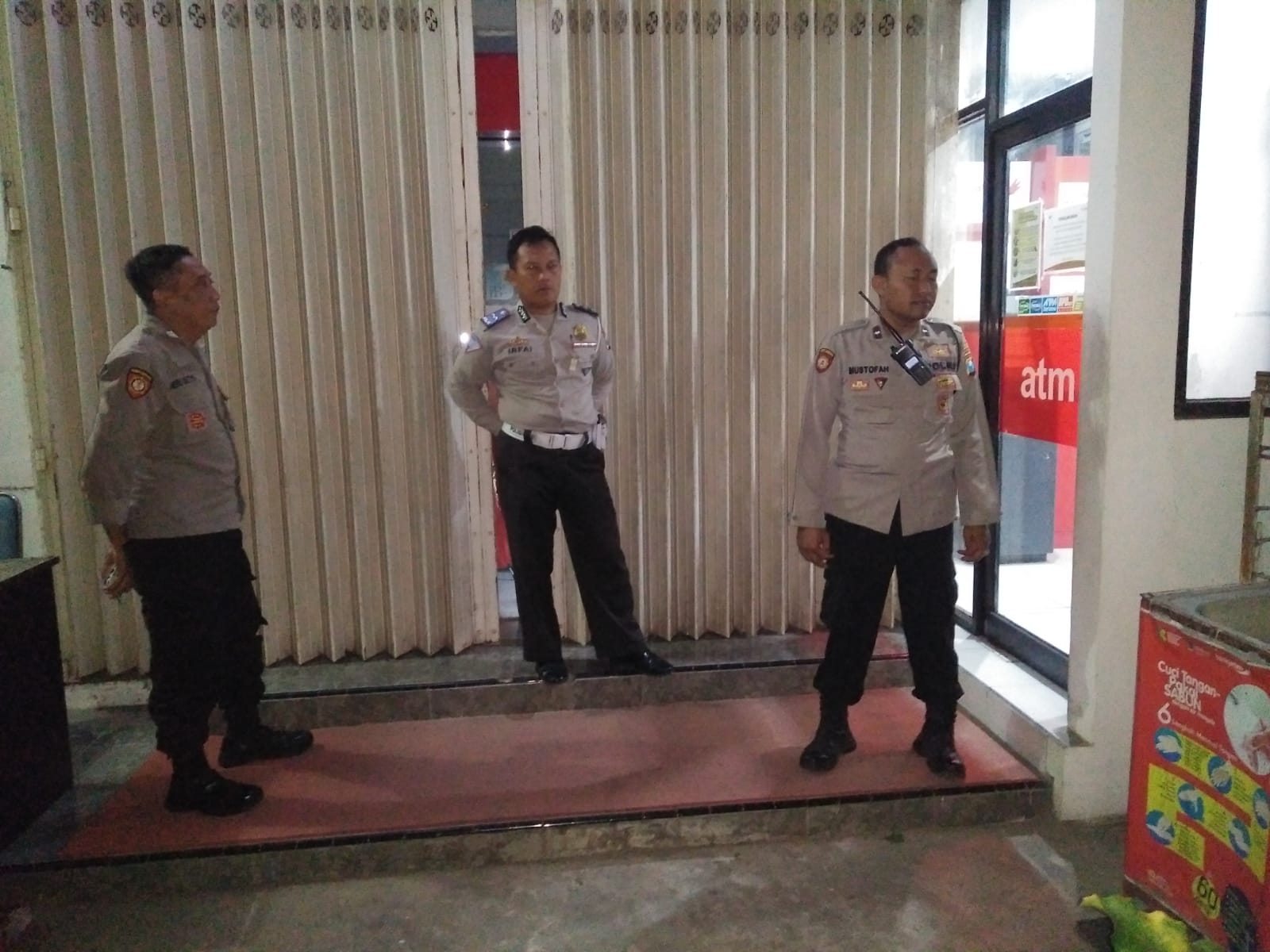 Patroli Blue Light Sambangi ATM Cegah Tindak Kejahatan Saat Dini Hari