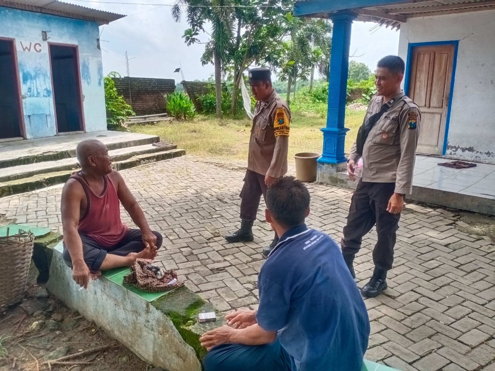 Antisipasi Gangguan Kamtibmas Saat Hari Libur, Polsek Jatikalen Optimalkan Patroli Dialogis Pada Lokasi Wisata