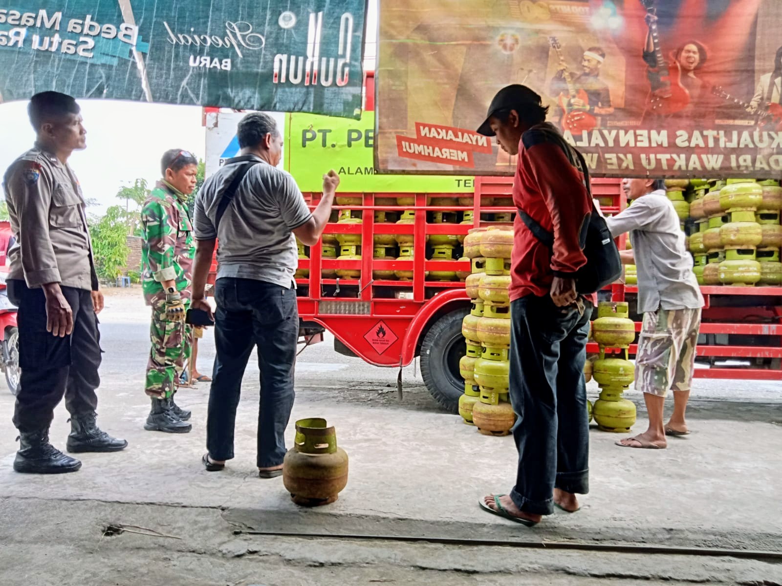 Kelangkaan LPG 3 Kg, Polsek Jatikalen Cek ke Agen Gas