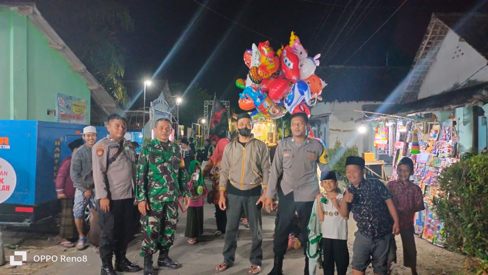 Polsek Warujayeng Beri Pengamanan Road Show Sholawat LESBUMI Tanjunganom