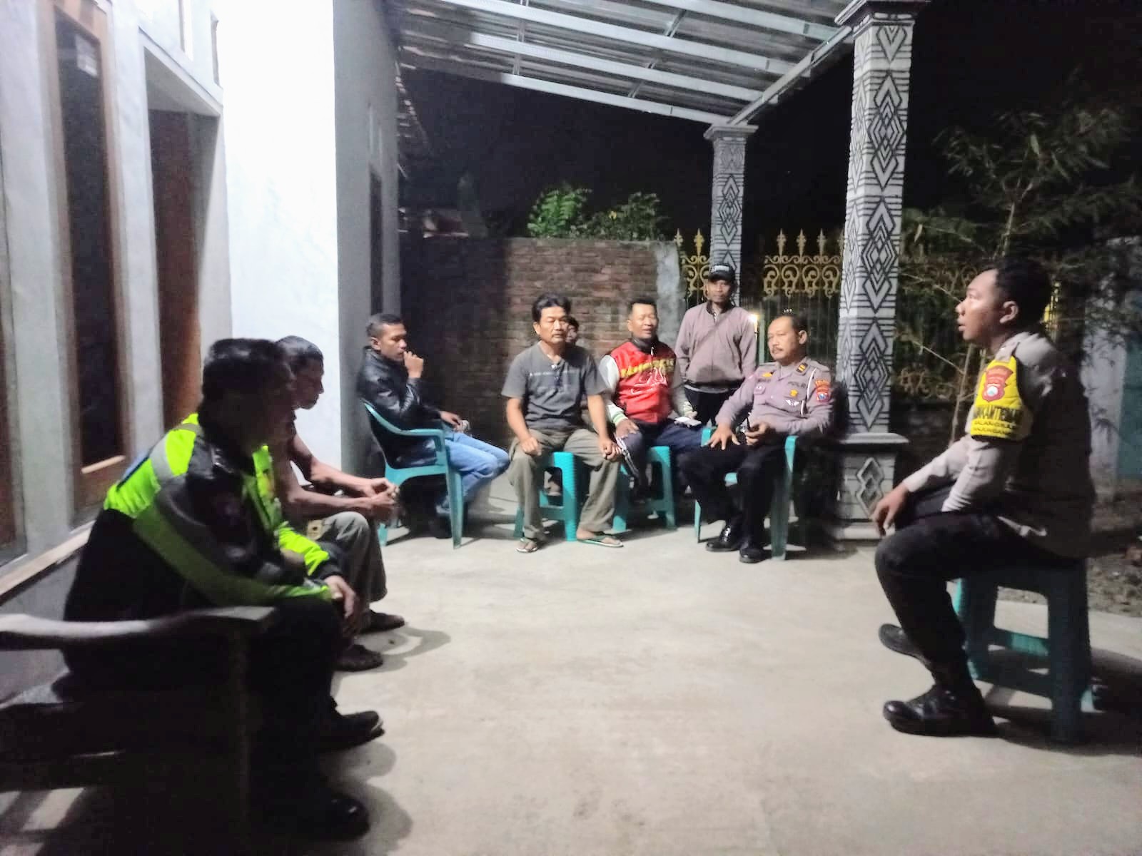 Patroli Dialogis Polsek Warujayeng Berikan Problem Solving di Lingkungan Masyarakat