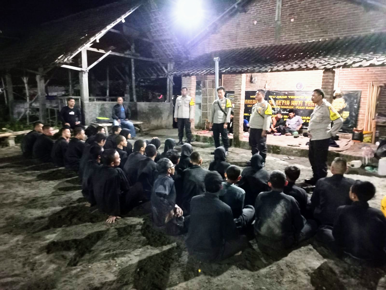 Implementasi SOKO GURU, Polsek Warujayeng Rutin Sambangi Warga Perguruan Silat