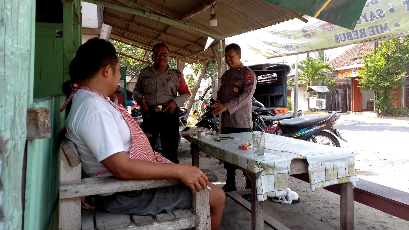 Patroli Dialogis Polsek Jatikalen Dengan Warga Sampaikan Pesan Kamtibmas