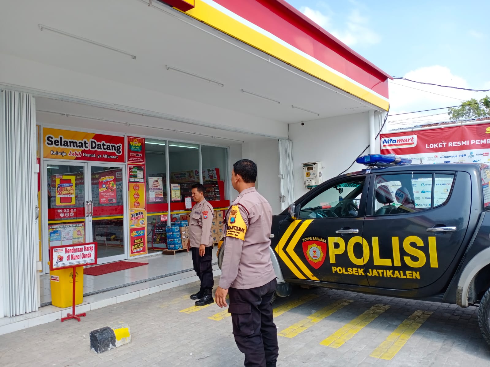 Patroli Siang Hari Dengan Sasaran Obyek Vital Minimarket