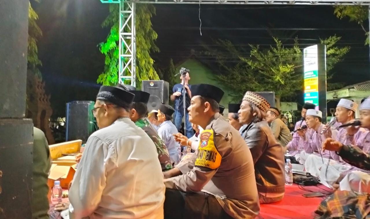 Personel Polsek Nganjuk Kota Amankan Giat Bogo Bersholawat