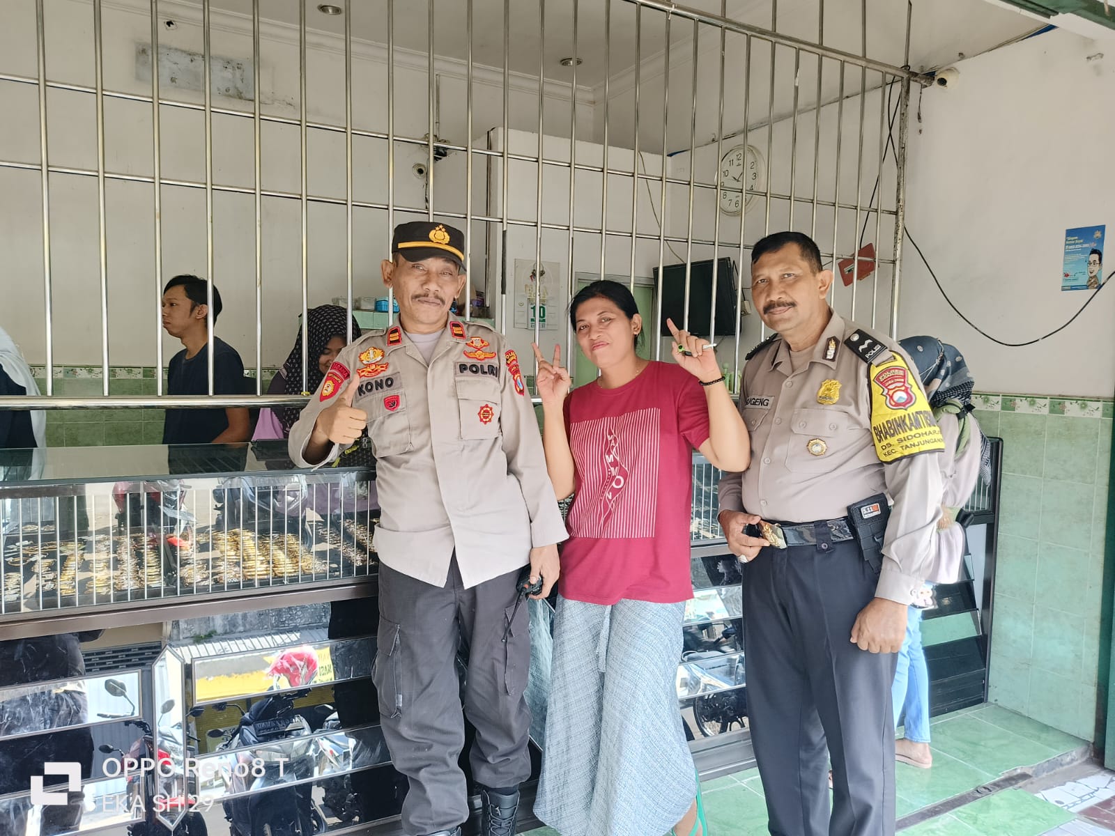 Cegah Aksi Kejahatan, Polsek Warujayeng Lakukan Patroli Pertokoan Emas