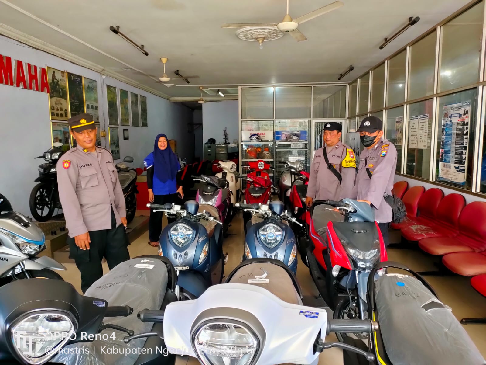 Jalin Kemitraan, Personel Polsek Warujayeng Patroli Dialogis dengan Karyawan Dealer