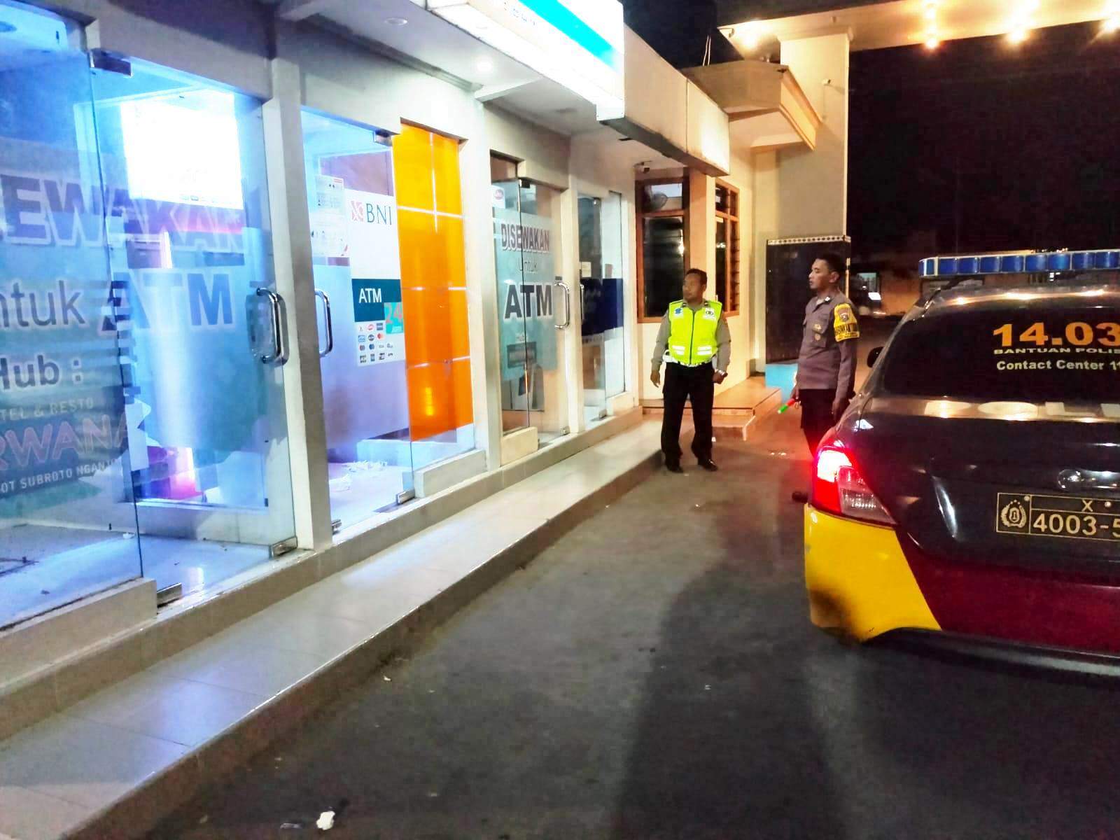 Antisipasi Bahaya Skimming, Polsek Nganjuk Kota Patroli di Gerai ATM