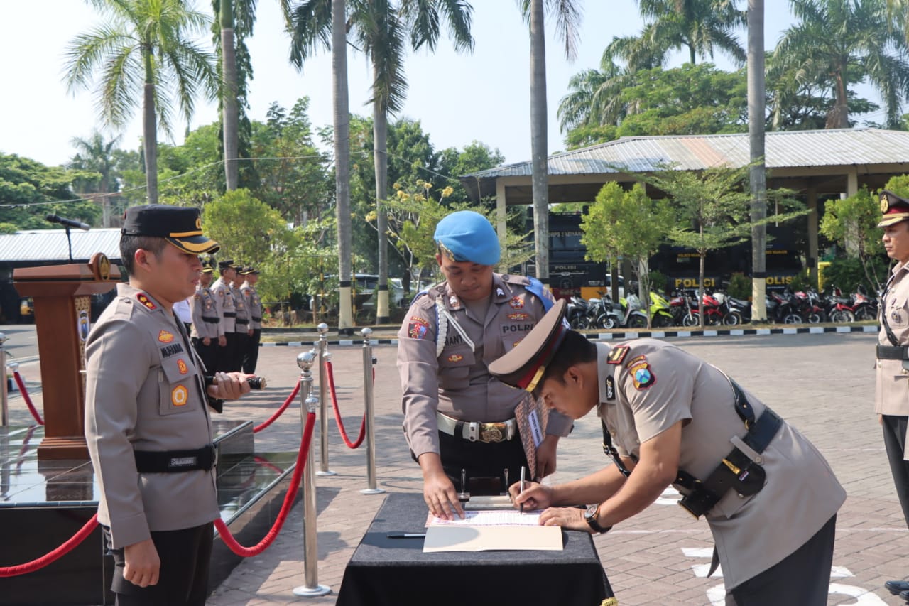 Mutasi Jabatan Wakapolres Nganjuk, Kasat Lantas dan Kapolsek, Kapolres Nganjuk: Buat Inovasi yang Menunjang Kinerja dan Raih Prestasi