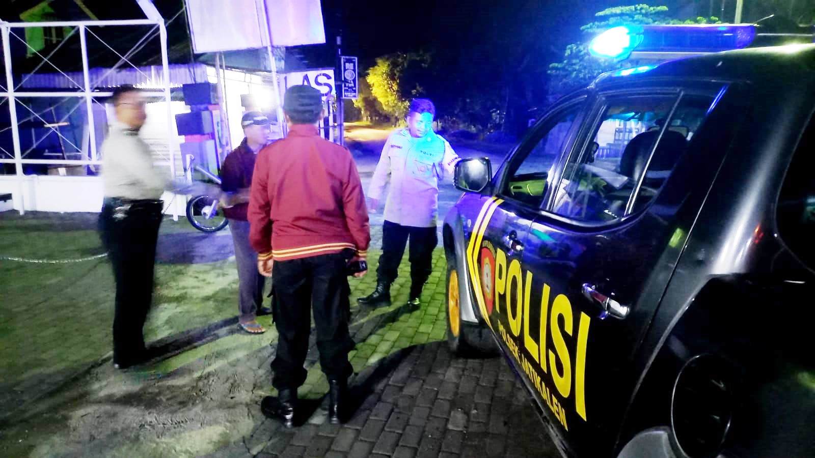 Patroli Dialogis Malam Hari, Polsek Jatikalen Ajak Warga Jaga Kamtibmas Dilikungan Masing-masing