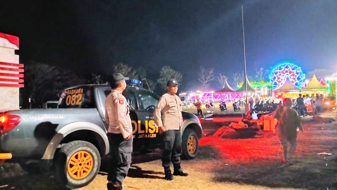 Polsek Jatikalen Polres Nganjuk Laksanakan Giat Pengamanan Pasar Malam Hiburan Rakyat Keliling  