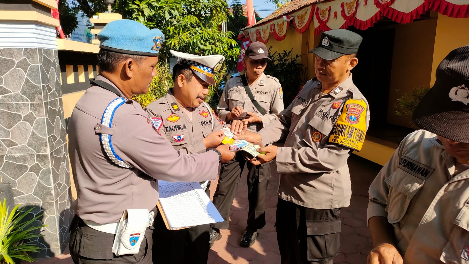 Pastikan Kedisiplinan Personel, Unit Propam Polsek Nganjuk Kota Lakukan Gaktiblin