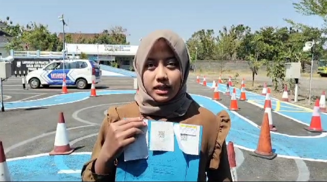 Satlantas Polres Nganjuk Ubah Skema Lintasan dari Angka 8 ke huruf S, Pemohon SIM Rasakan Kemudahan Uji Praktik SIM Model Baru
