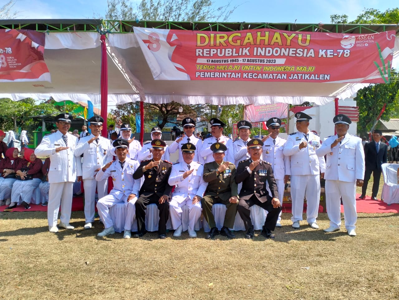 Peringati HUT RI Ke 78, Kapolsek Jatikalen hadiri Upacara Bendera tingkat kecamatan Jatikalen