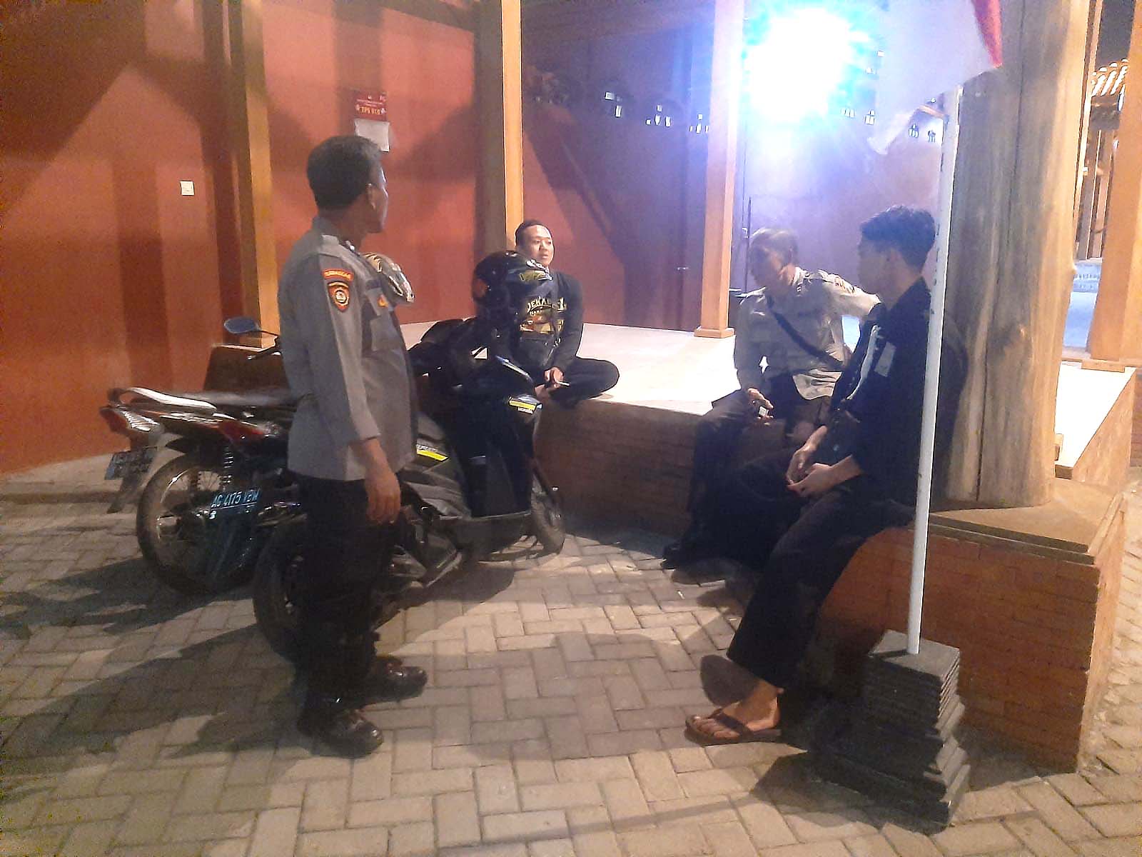 Patroli Soko Guru Polsek Nganjuk Kota Ajak Perguruan Silat Jaga Kondusifitas