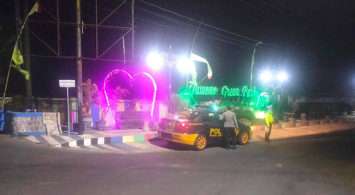 Patroli Pemukiman Antisipasi Tindak Kejahatan Saat Dini Hari