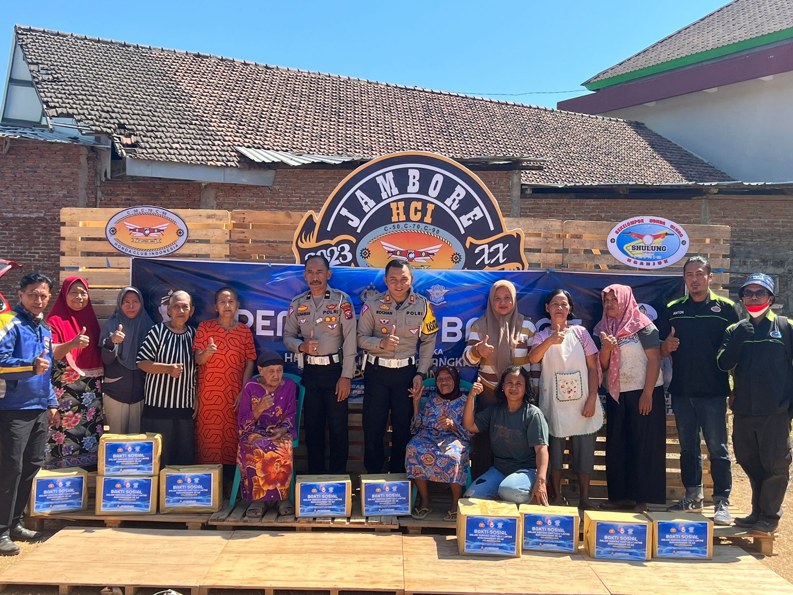 Bakti Kesehatan dan Bantuan Sosial Mewarnai Hari Lalu Lintas Bhayangkara ke-68 dan Operasi Zebra Semeru 2023 di Nganjuk