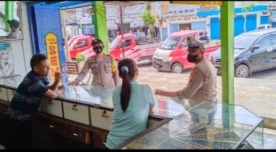 Polsek Nganjuk Kota Patroli Toko Emas dan Pasar Guna Antisipasi Kriminalitas
