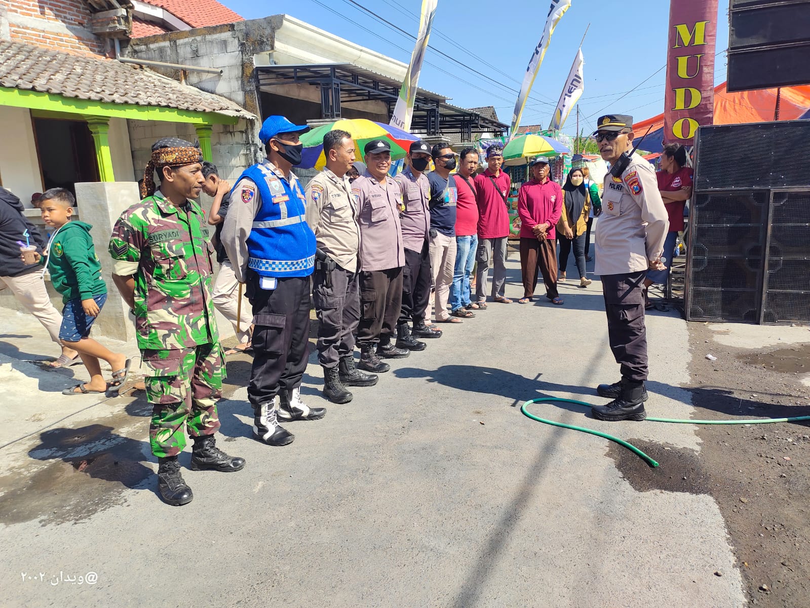 Jaga Kondusifitas, Polsek Warujayeng Amankan Pertunjukan Jaranan di Desa Wates
