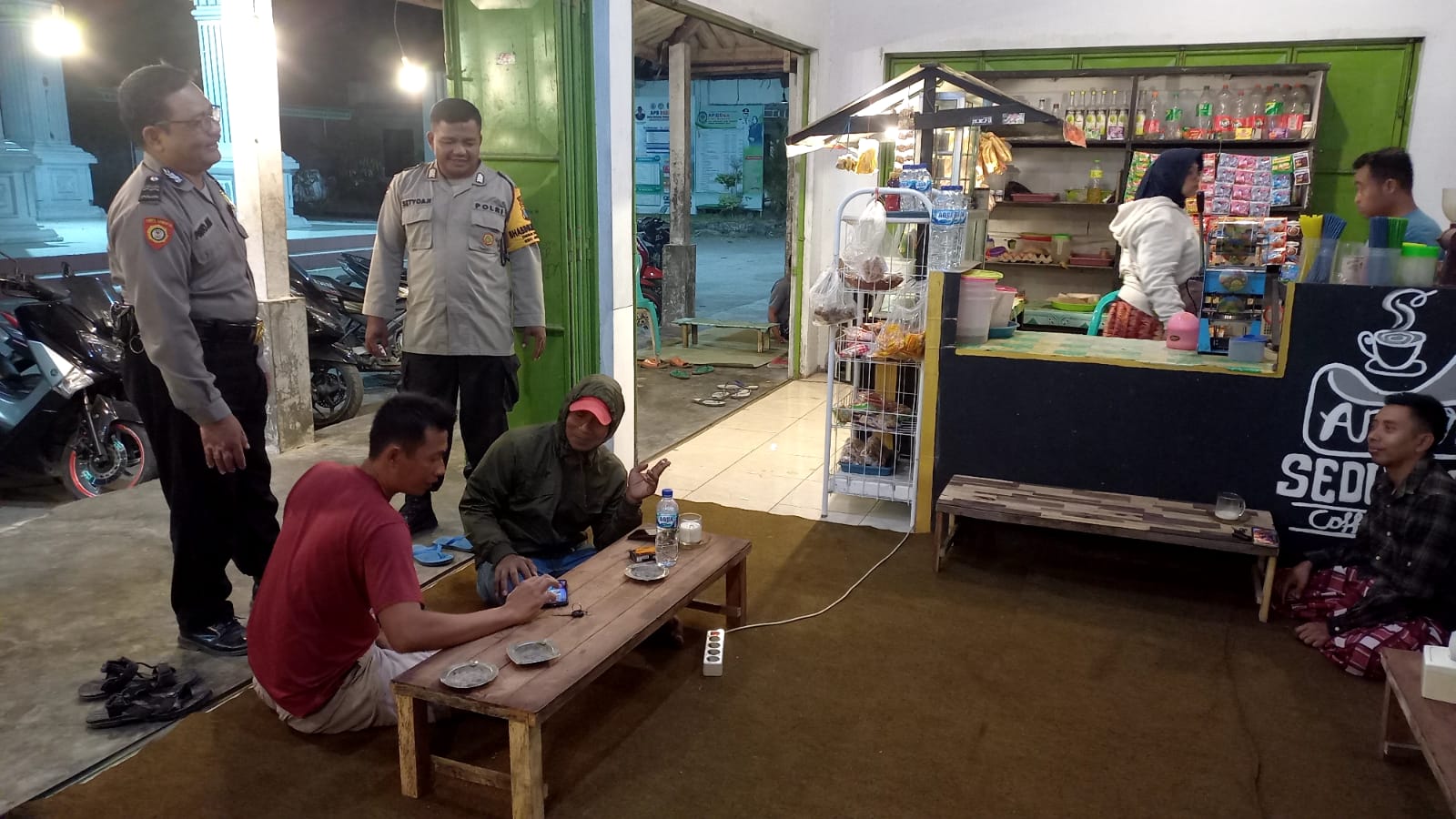 Patroli Dialogis Ka SPKT Polsek Jatikalen, Ajak Peran Pemuda Dalam Menjaga Kondusifitas Kamtibmas