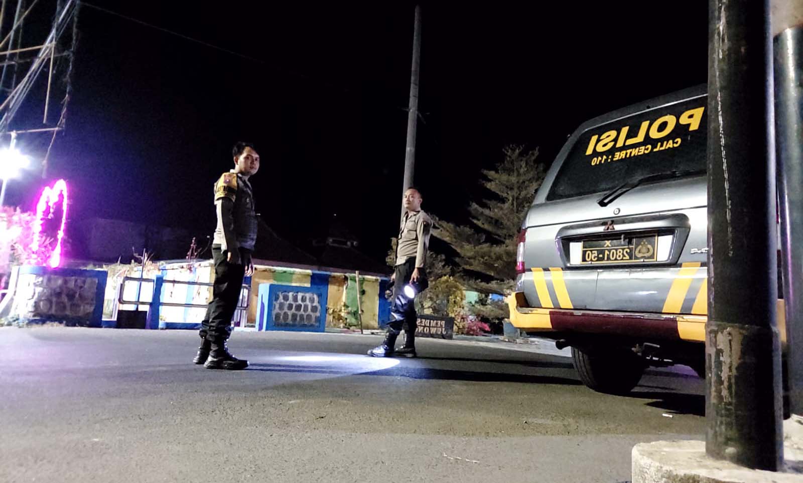 Patroli Pemukiman Antisipasi Tindak Kejahatan Saat Dini Hari