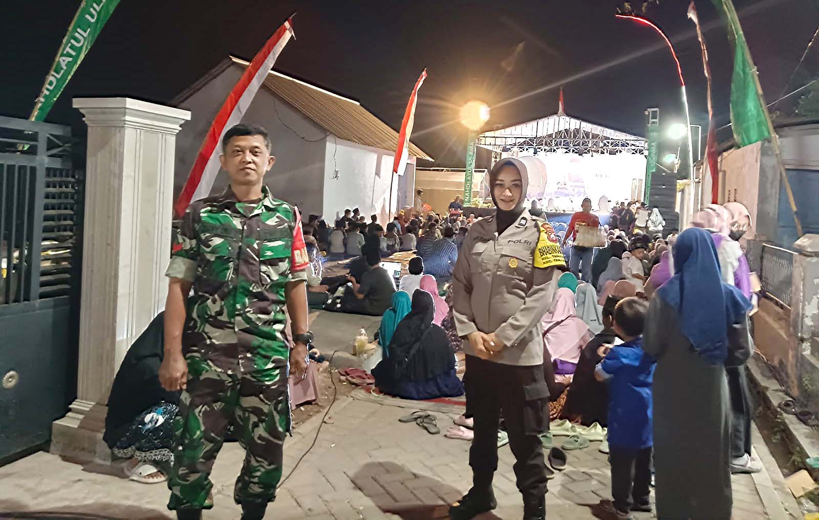 Bhabinkamtibmas Polsek Warujayeng Lakukan Pengamanan Sholawatan di Tanjunganom