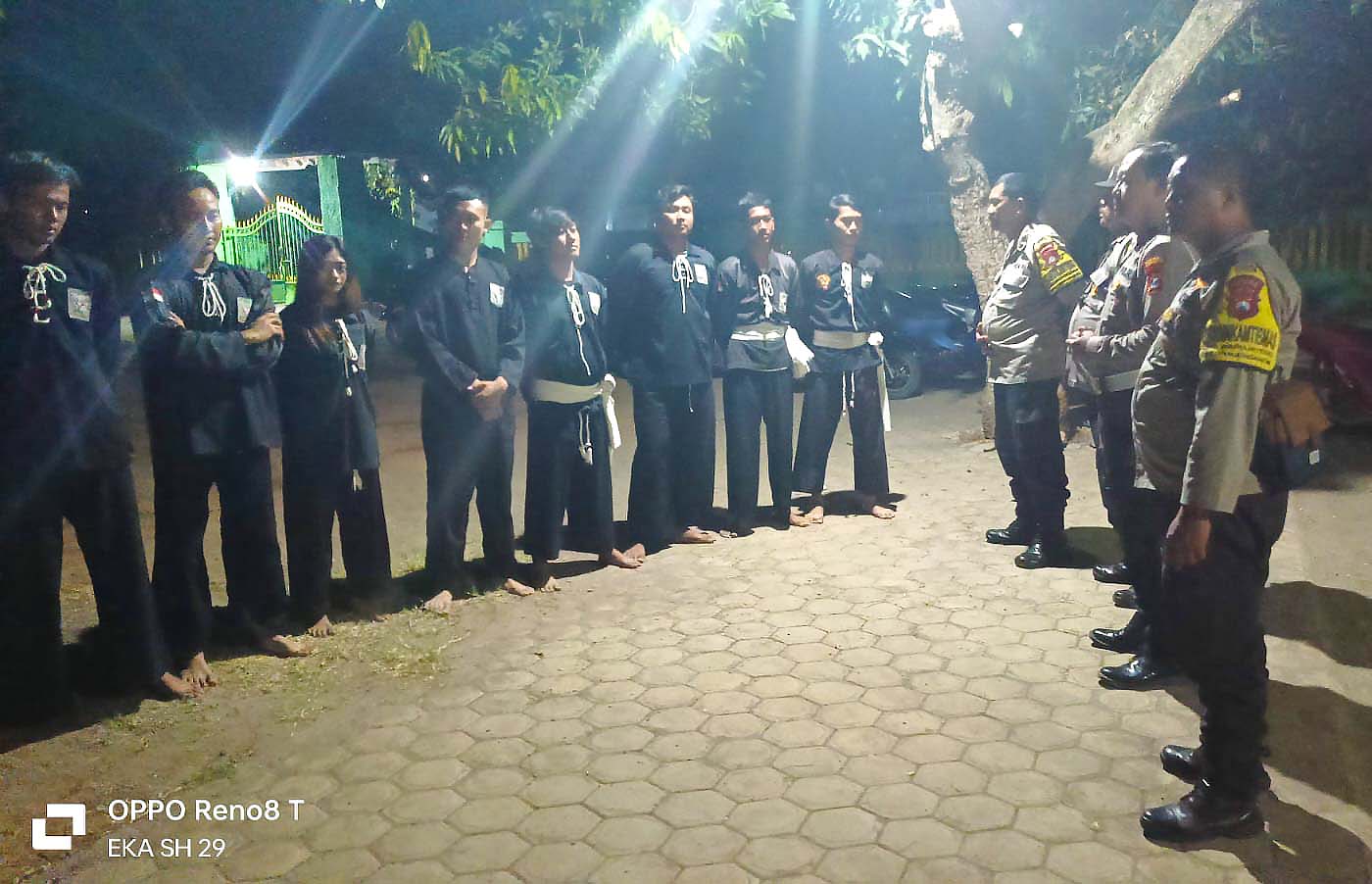 Patroli Malam Polsek Warujayeng Kunjungi Tempat Latihan PSHT Sidoharjo