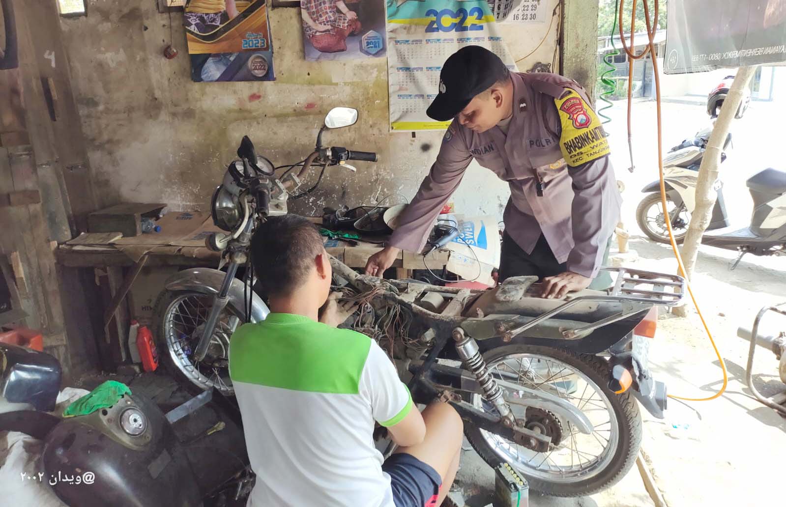 Bhabinkamtibmas Wates Himbau Bengkel di Desa Binaannya Tak Pasang Knalpot Brong