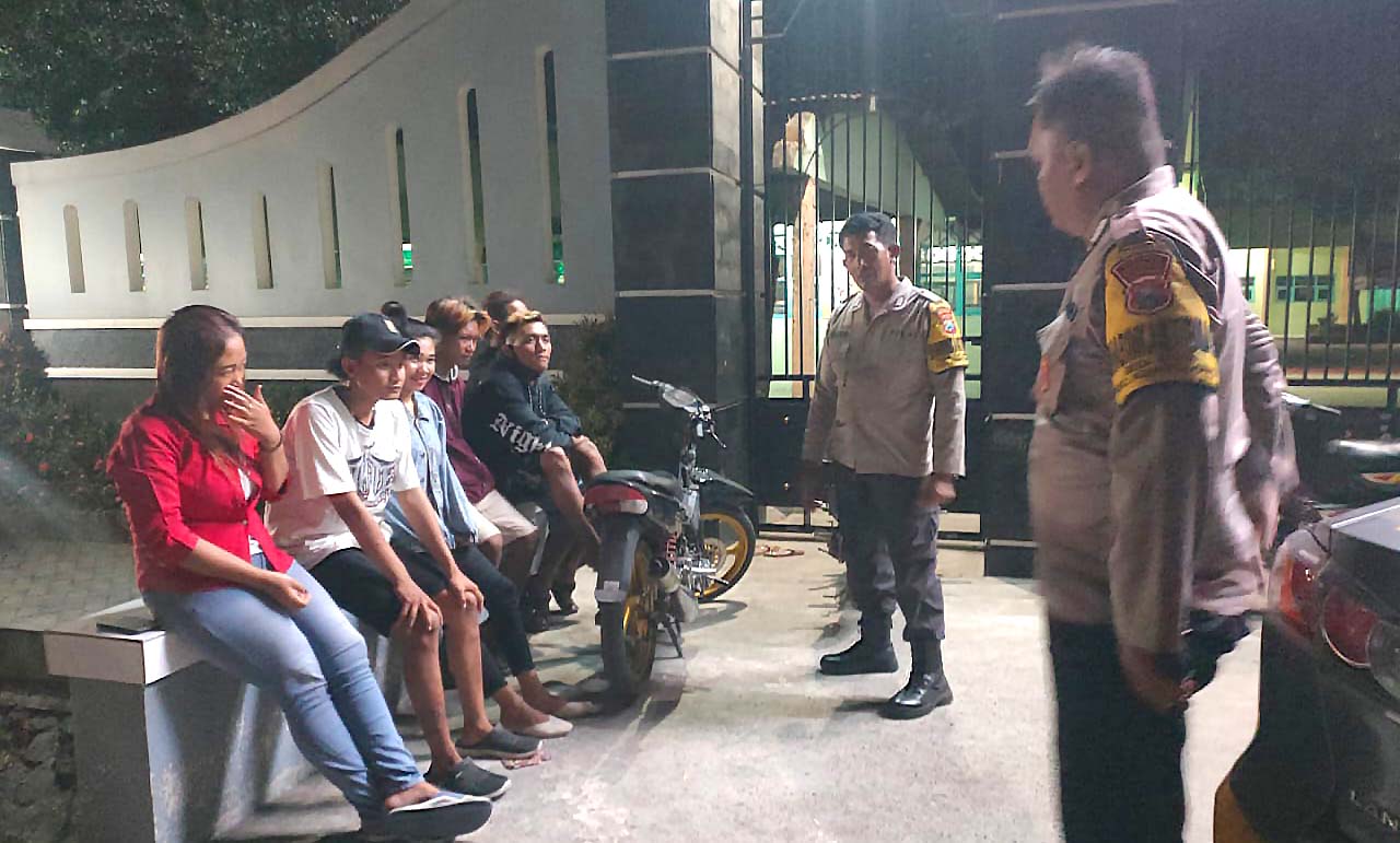 Patroli Blue Light Polsek Kertosono Himbau Pemuda Yang Nongkrong