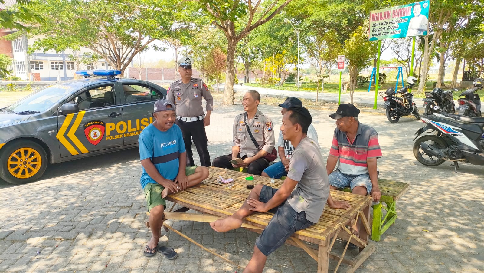 Tingkatkan Kondusifitas Kamtibmas Jelang Pemilu 2024, Polsek Nganjuk Kota Intensifkan Sambang Ke Warga