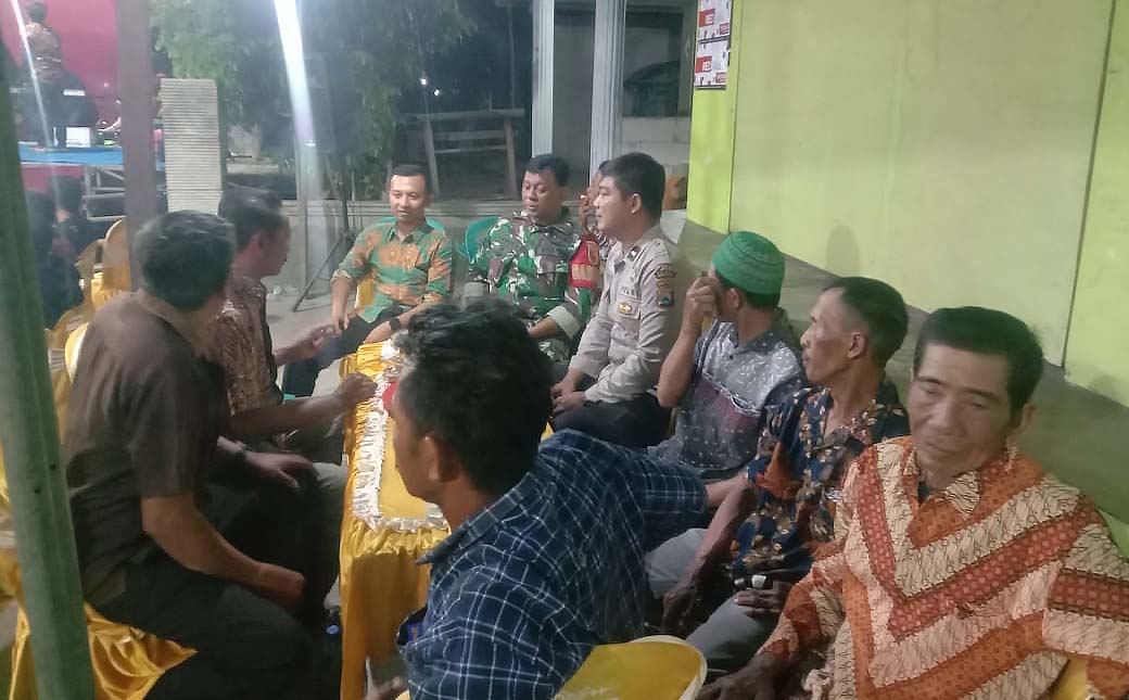 Bhabinkamtibmas Desa Ngasem melaksanakan pengamanan Giatmas
