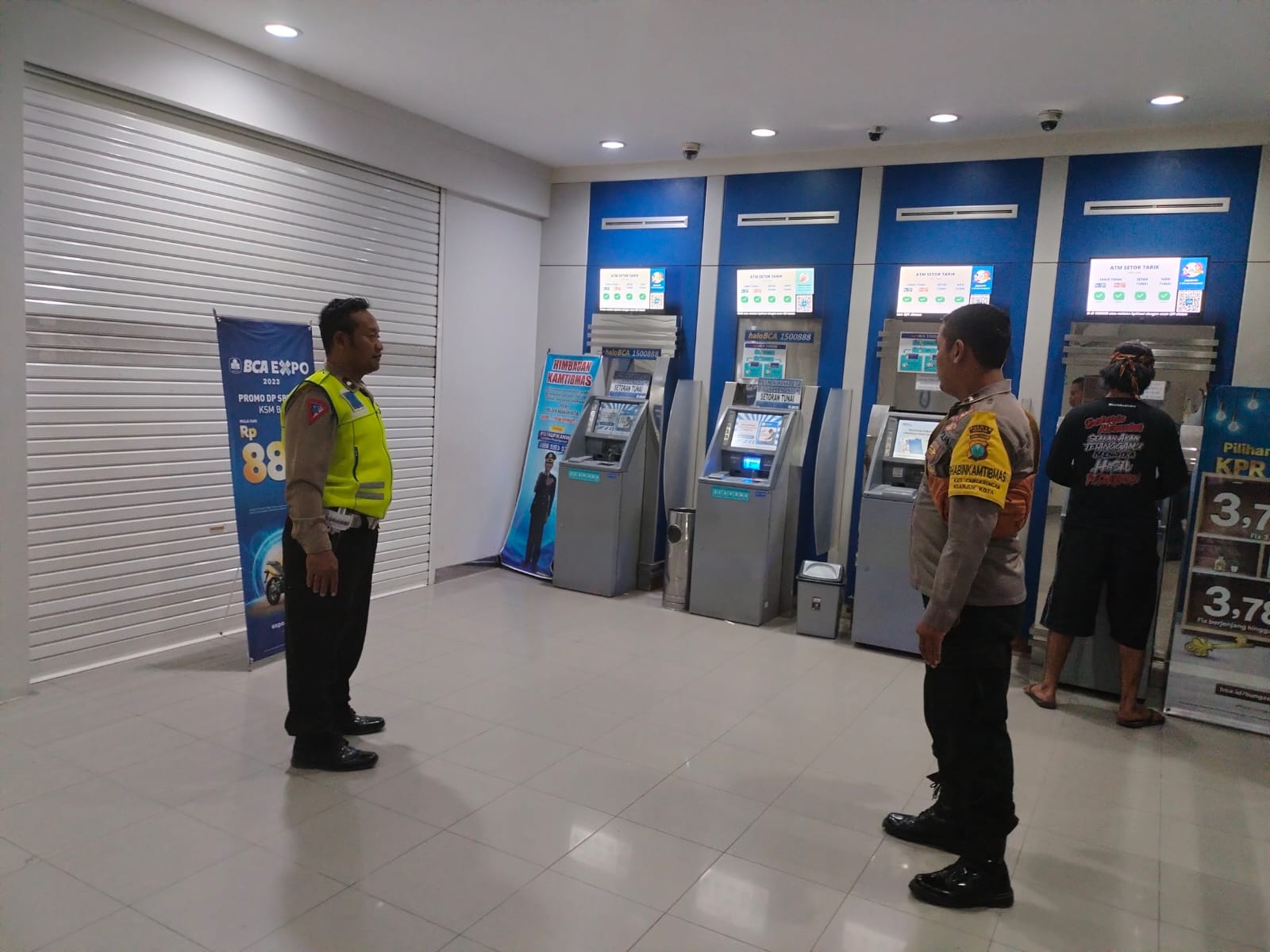 Patroli Polsek Nganjuk Kota Intens Sambagi Obyek Vital Perbankan Saat Malam Hari