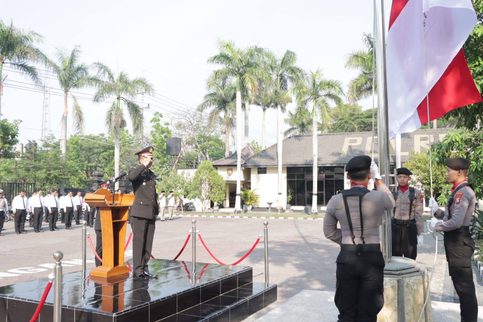 Polres Nganjuk Gelar Upacara Bendera Peringati Hari Sumpah Pemuda ke-95