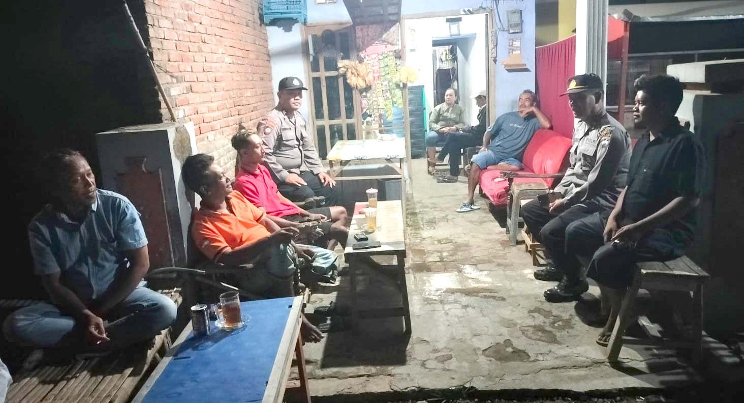 Kanit Binmas Polsek Warujayeng Bersama Anggota Patroli Dialogis & Sambang Warga Sidoharjo