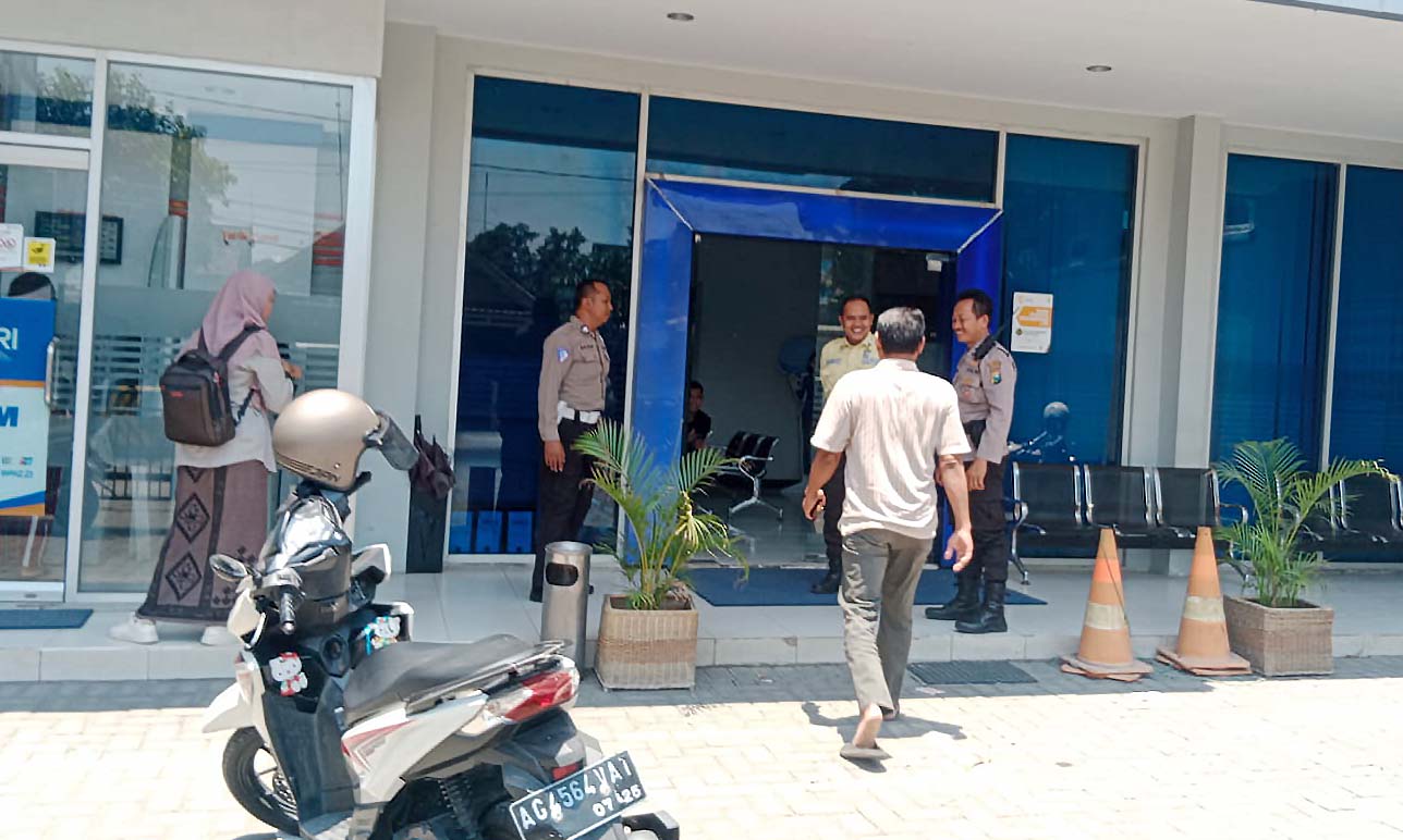 Polsek Kertosono Berikan Himbauan Kamtibmas saat Patroli Perbankan