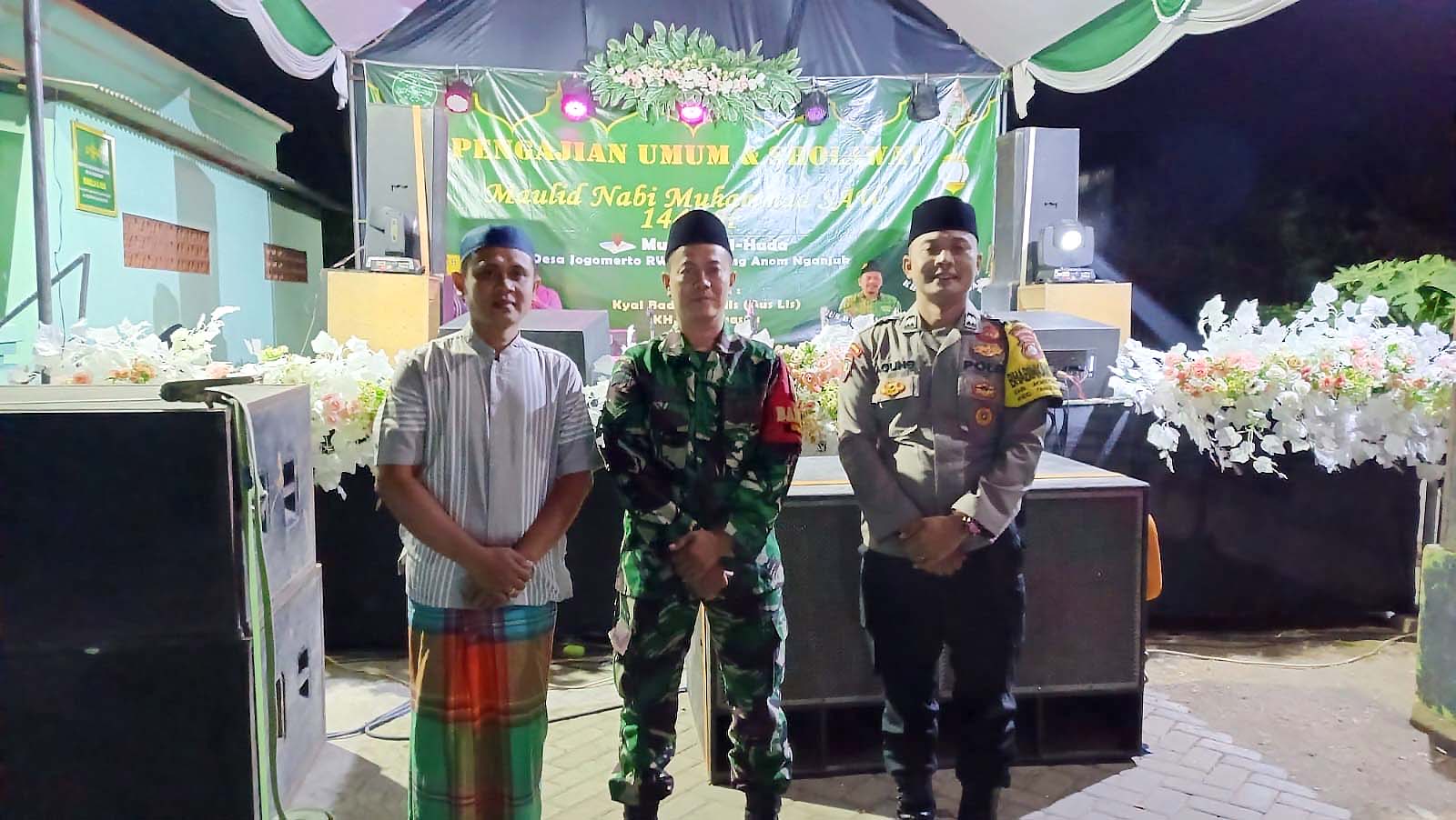 Bhabinkamtibmas Polsek Warujayeng Hadiri Peringatan Maulid Nabi di Mushola Al-Huda Jogomerto