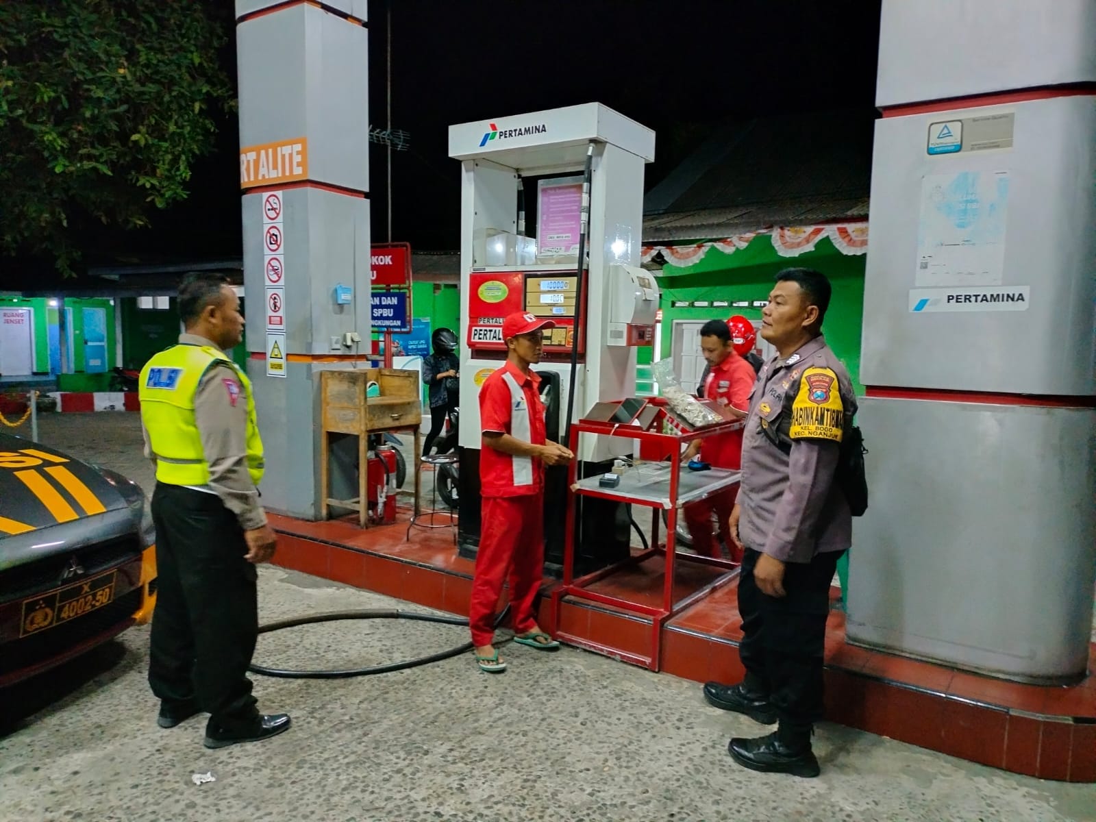 Polsek Nganjuk Kota Gelar Patroli Rutin Pantau Obyek Vital SPBU