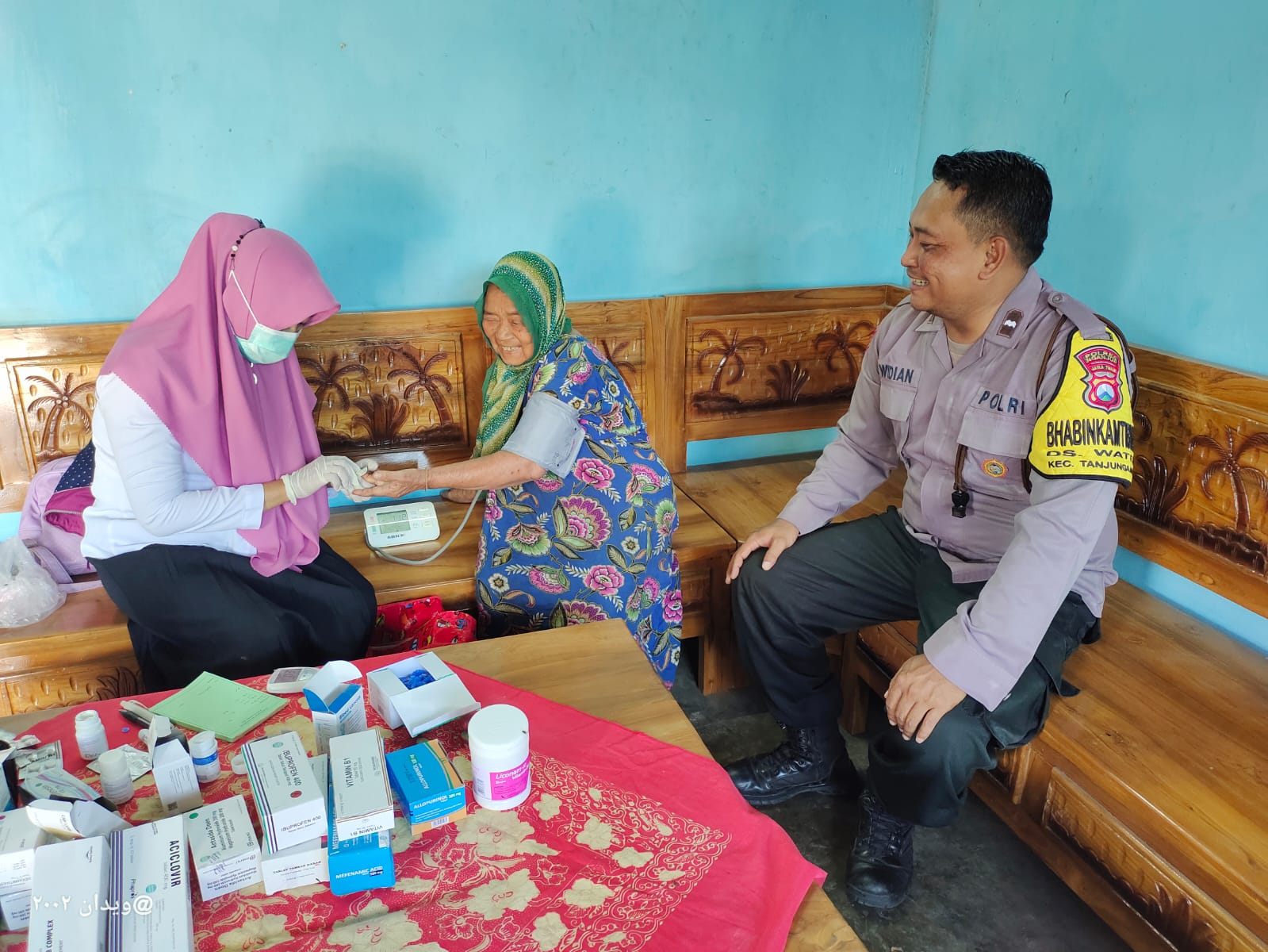 Bhabinkamtibmas Wates Pantau Posyandu Lansia di Desa Binaannya