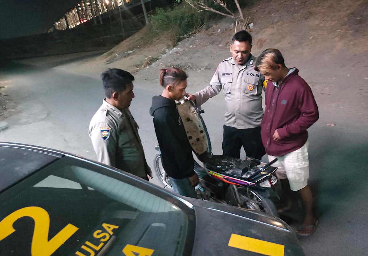 Polsek Kertosono Intensifkan Patroli Stop, Riksa, dan Geledah Antisipasi Tindak Kejahatan
