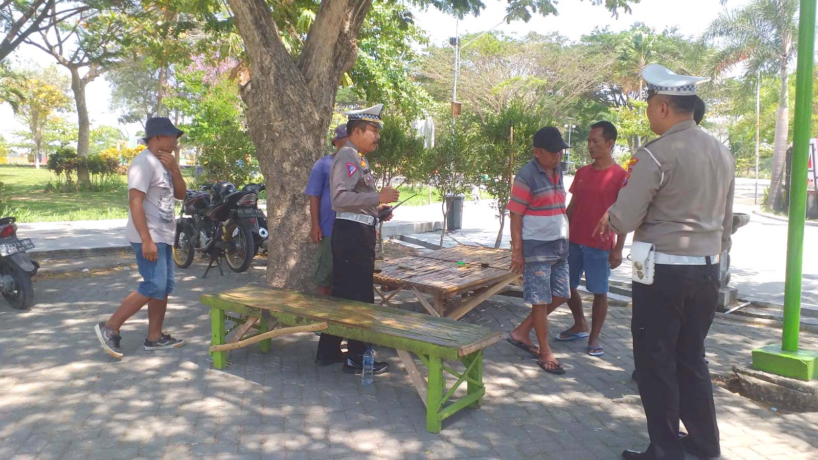 Polsek Nganjuk Kota Giat Sambang Warga Ajak Jaga Kondusifitas Jelang Pemilu 2024