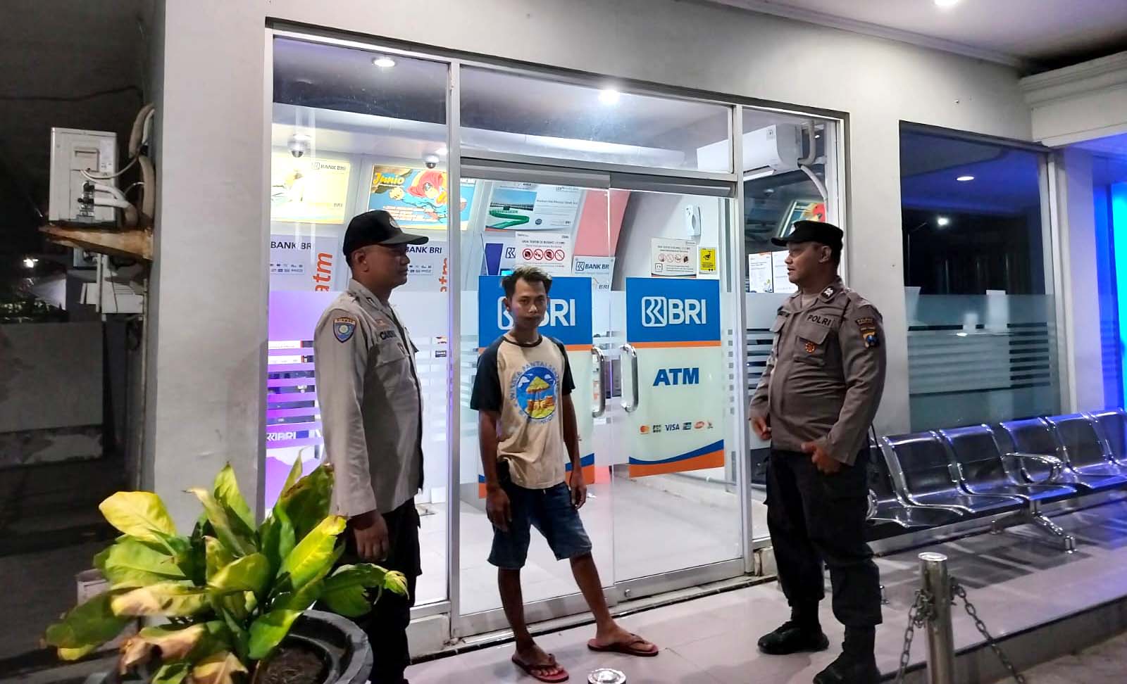 Patroli Perbankan Malam Hari, Ini yang Disampaikan Kapolsek Warujayeng