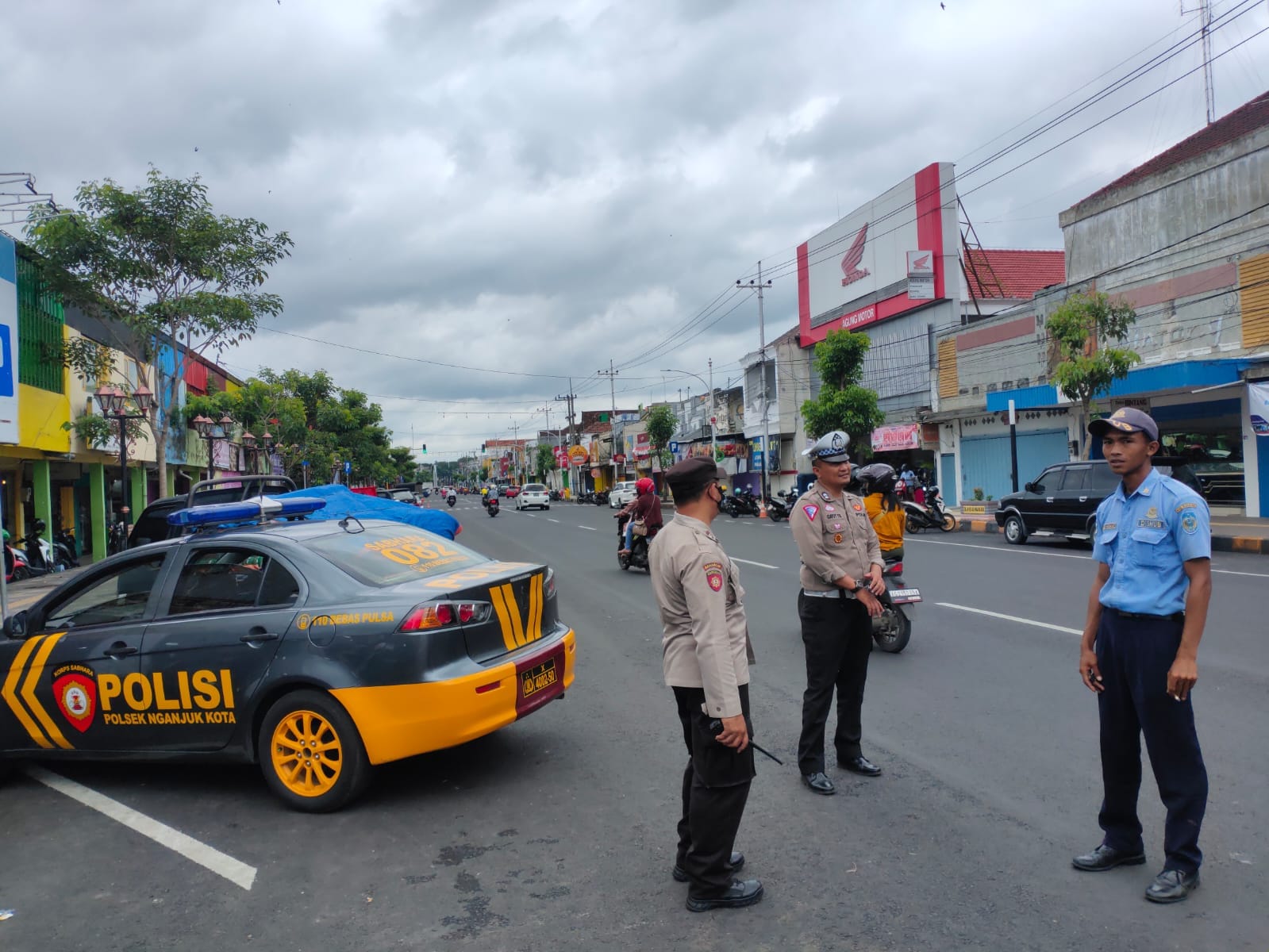 Polsek Nganjuk Kota Berikan Pembinaan Kepada Juru Parkir