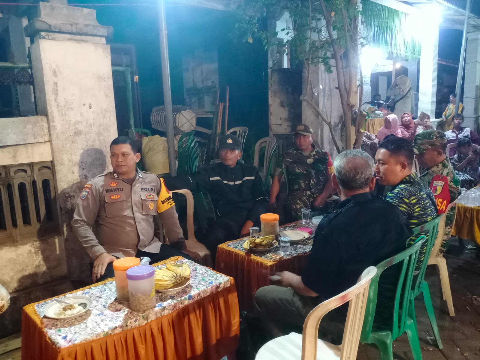 Bhabinkamtibmas Desa Begendeng melaksanakan pengamanan Giatmas