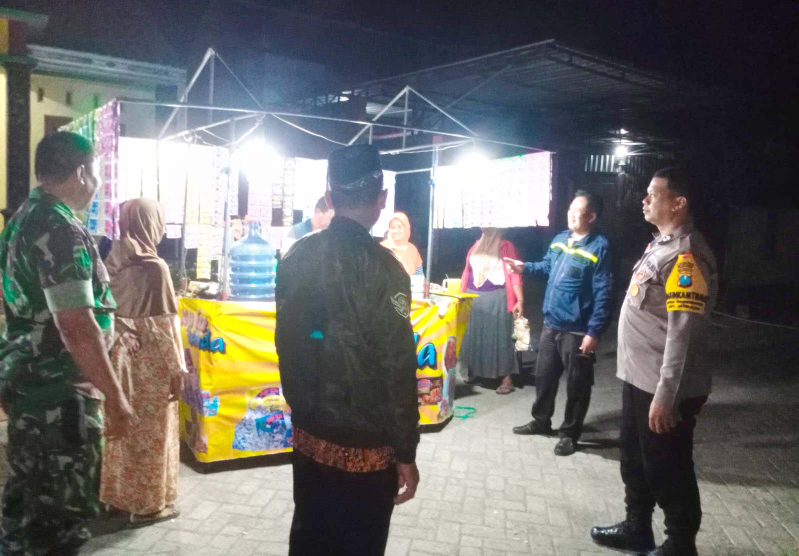 Patroli Dialogis Siang Hari Personel Polsek Jatikalen, Sampaikan Pesan Kamtibmas Kepada Warga