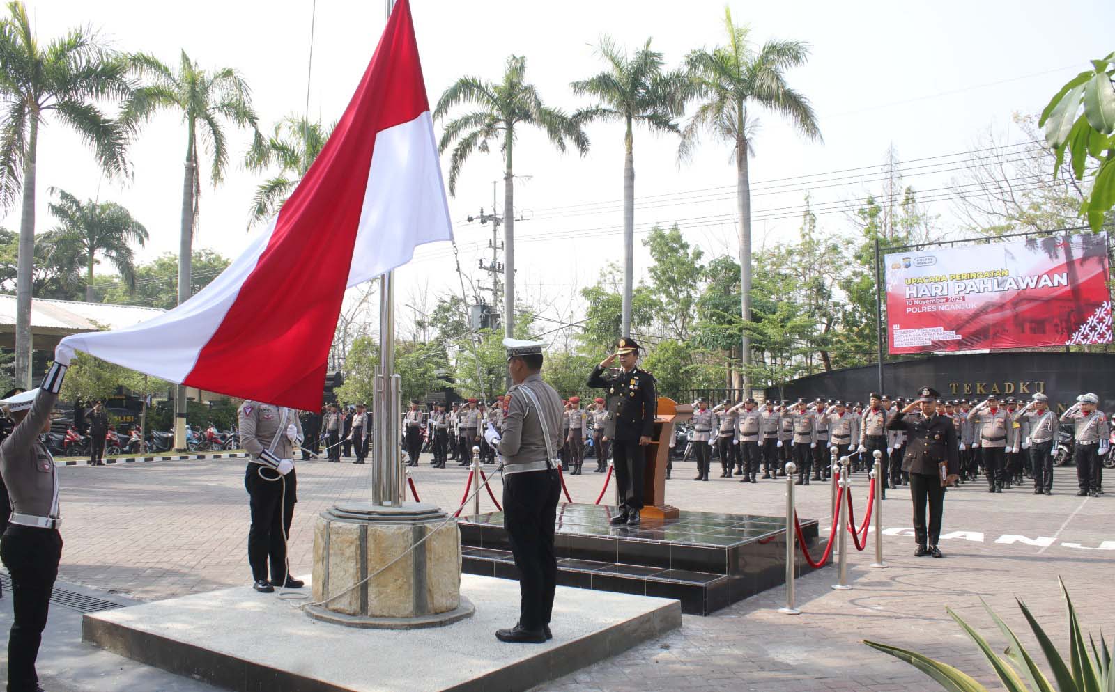 Polres Nganjuk Gelar Upacara Bendera Peringati Semangat Juang Pahlawan 10 November 2023