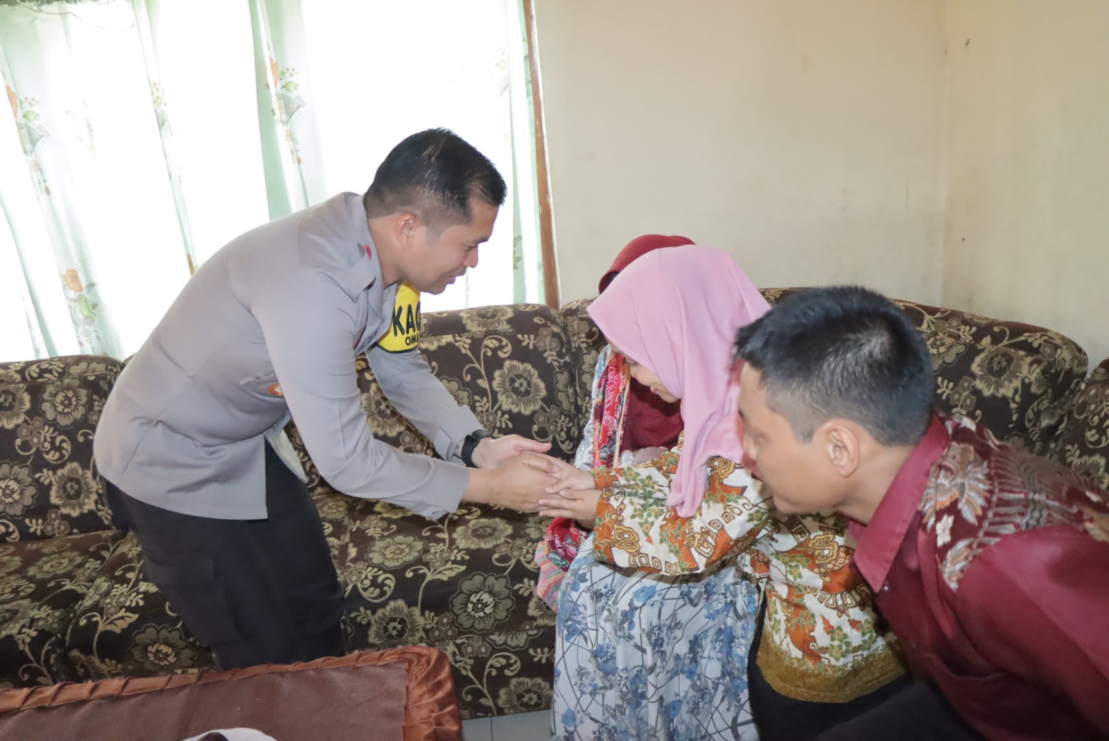 Polres Nganjuk Santuni dan Bantu Memfasilitasi Pengobatan Balita Pembengkakan Jantung