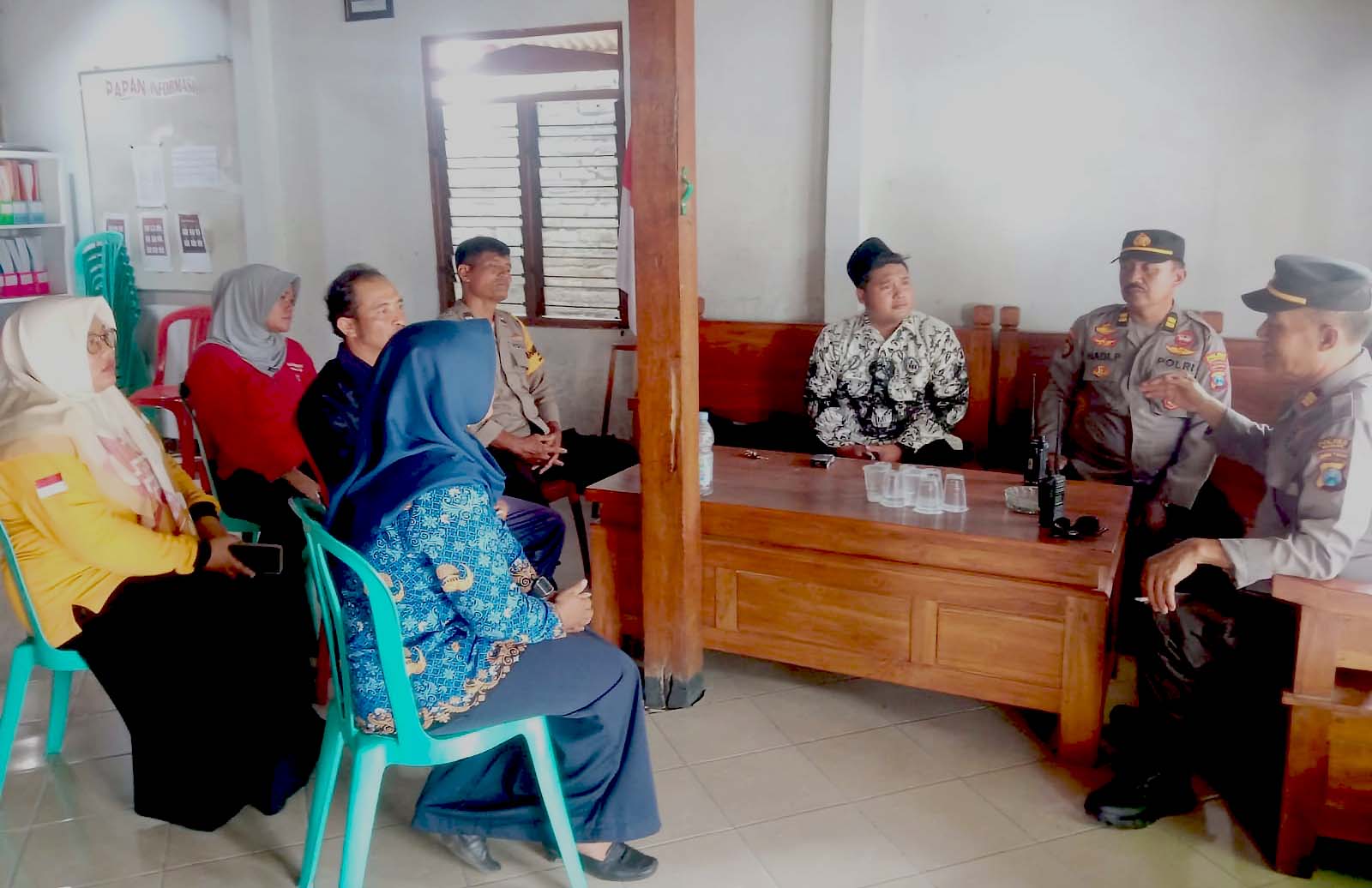 Sambang Kantor Panwascam, Patroli 3 Pilar Polsek Jatikalen Amankan Jelang Pemilu