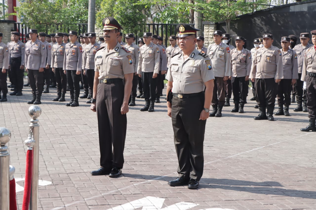 Kapolres Nganjuk Pimpin Upacara Kenaikan Pangkat Pengabdian Periode 1 November 2023